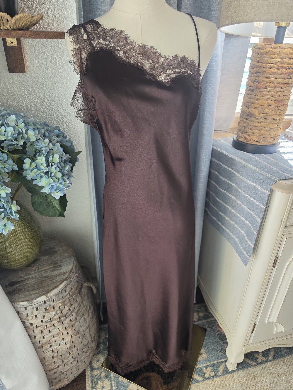 Asymetrical Satin Lace Dress - Picture 2 of 8